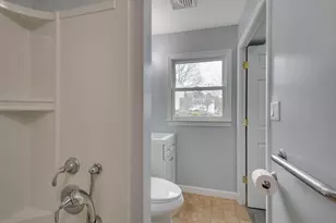101 Laurie Ln, Lowell, MA 01854 - Photo 12