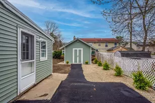 101 Laurie Ln, Lowell, MA 01854 - Photo 26