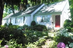 10 Dana St, Amherst, MA 01002 - Photo 2