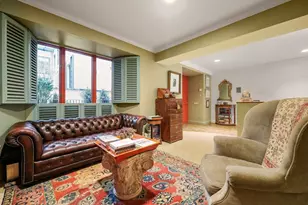 27 Chestnut St, Boston, MA 02108 - Photo 2
