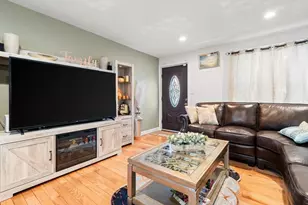 83 Dexter St, Cumberland, RI 02864 - Photo 8
