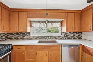 23 Edmund St, Malden, MA 02148 - Photo 8