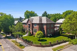 98 Carlton St, Brookline, MA 02446 - Photo 2