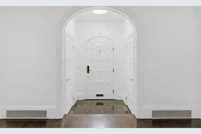 98 Carlton St, Brookline, MA 02446 - Photo 20