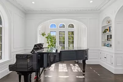 98 Carlton St, Brookline, MA 02446 - Photo 12