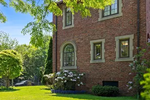 98 Carlton St, Brookline, MA 02446 - Photo 38