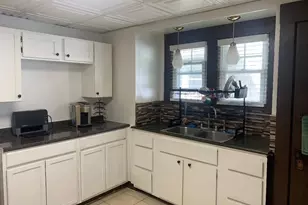 147 Belvidere St, Springfield, MA 01108 - Photo 10