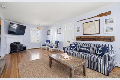 7 Mildred St, Hull, MA 02045 - Photo 2