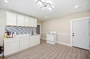 9 Helen St, Boston, MA 02124 - Photo 6