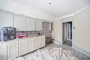 9 Helen St, Boston, MA 02124 - Photo 6