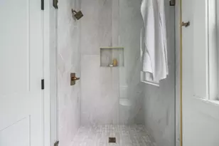 16 Harbor View St, Boston, MA 02125 - Photo 14
