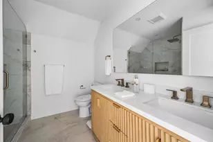 16 Harbor View St, Boston, MA 02125 - Photo 10