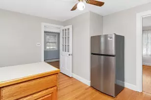 31 Oakledge Rd, Waltham, MA 02452 - Photo 6