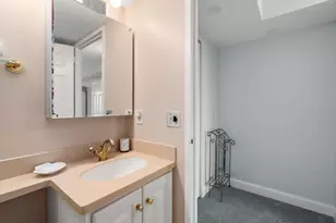 250 Hammond Pond Pkwy, Newton, MA 02467 - Photo 18