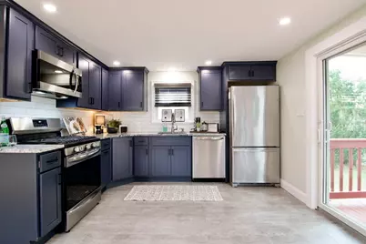 878 Berkshire Ave, Springfield, MA 01151 - Photo 8