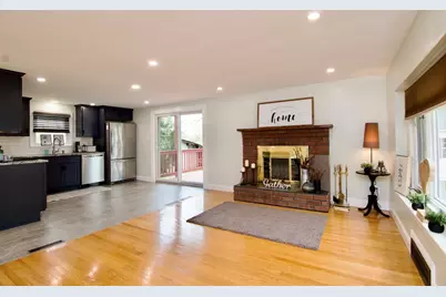 878 Berkshire Ave, Springfield, MA 01151 - Photo 4