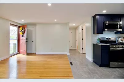 878 Berkshire Ave, Springfield, MA 01151 - Photo 12