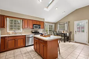 7 Helen St, Wareham, MA 02576 - Photo 4