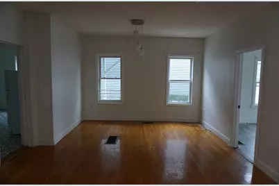 27 Shaw St, Lowell, MA 01851 - Photo 12