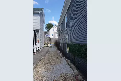 27 Shaw St, Lowell, MA 01851 - Photo 2