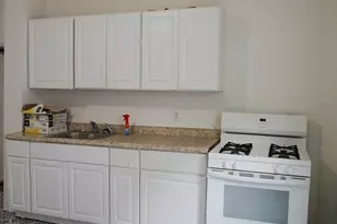 27 Shaw St, Lowell, MA 01851 - Photo 8