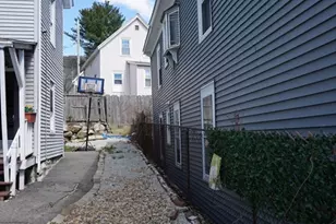 27 Shaw St, Lowell, MA 01851 - Photo 2
