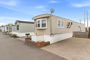 11 East Dr, East Providence, RI 02916 - Photo 6
