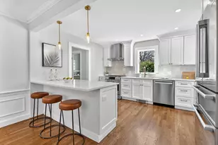 19 Myles Standish Rd, Boston, MA 02132 - Photo 4