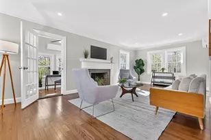 19 Myles Standish Rd, Boston, MA 02132 - Photo 12