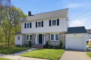 19 Myles Standish Rd, Boston, MA 02132 - Photo 30