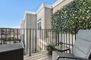 60 Cross St E, Somerville, MA 02145 - Photo 16