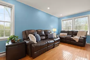 13 Dexter St, North Attleboro, MA 02760 - Photo 4