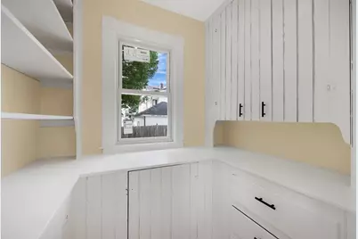 24 Hiawatha St, Springfield, MA 01108 - Photo 8