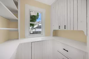 24 Hiawatha St, Springfield, MA 01108 - Photo 8