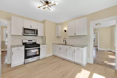 24 Hiawatha St, Springfield, MA 01108 - Photo 2
