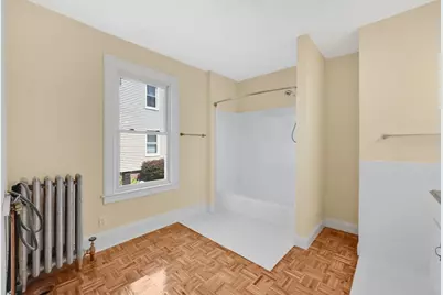 24 Hiawatha St, Springfield, MA 01108 - Photo 14