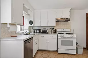 33-35 Rose Ave, Watertown, MA 02472 - Photo 6