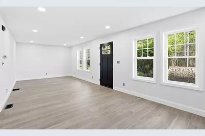 357 Wareham St, Middleborough, MA 02346 - Photo 10