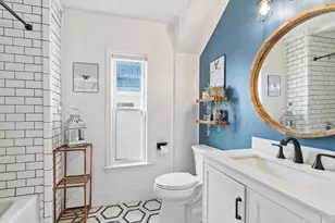 10 Lake View Pl, Lynn, MA 01904 - Photo 16