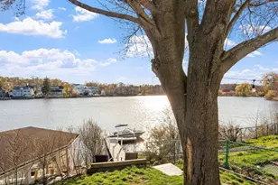 10 Lake View Pl, Lynn, MA 01904 - Photo 24