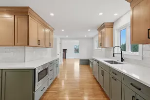 105 Stafford Rd, Lowell, MA 01852 - Photo 1