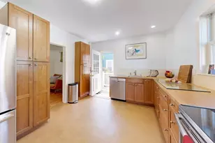 30 Montgomery St, Cambridge, MA 02140 - Photo 8
