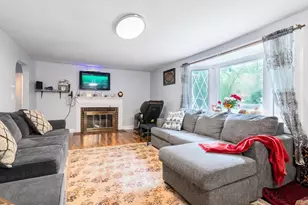 26 Beulah St, Framingham, MA 01701 - Photo 8