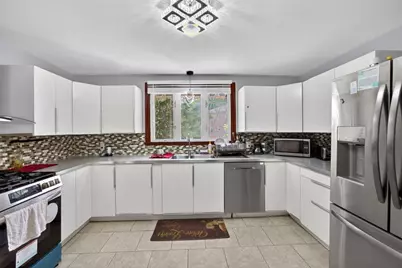 26 Beulah St, Framingham, MA 01701 - Photo 10