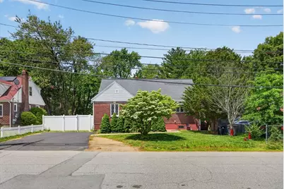 26 Beulah St, Framingham, MA 01701 - Photo 2