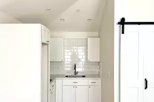 36 Walnut St, Medford, MA 02155 - Photo 2