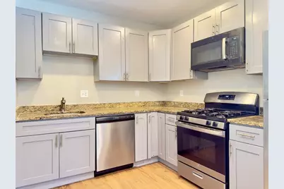 8 Lawton Pl #7, Waltham, MA 02453 - Photo 2