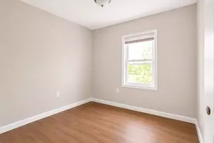 8 Lawton Pl, Waltham, MA 02453 - Photo 10