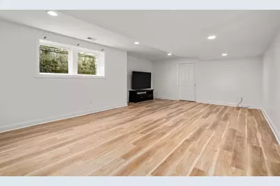 22 Plymouth Road, Wellesley, MA 02481 - Photo 32