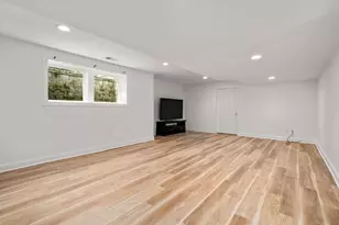 22 Plymouth Rd, Wellesley, MA 02481 - Photo 32